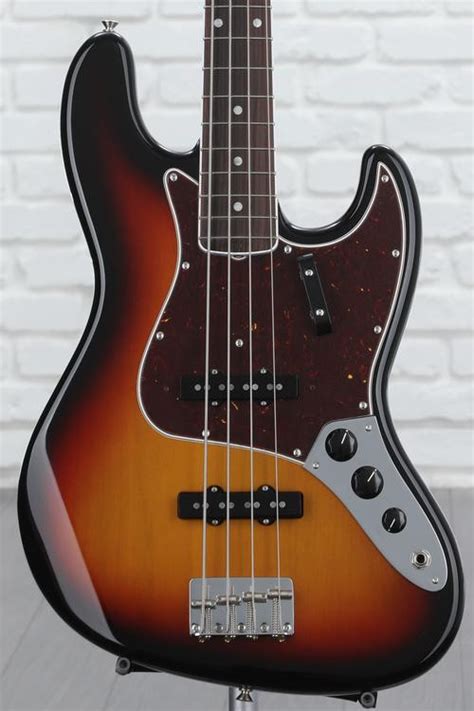 Fender American Vintage Ii 1966 Jazz Bass 3 Color Sunburst Sweetwater