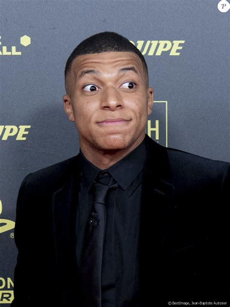 Kylian Mbappe Photocall De La Cérémonie Du Ballon Dor 2021 Au Théâtre Du Châtelet à Paris Le