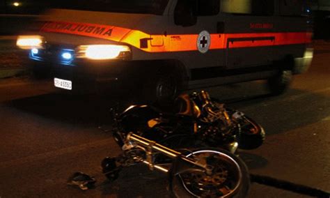 Tragico Incidente In Moto Nella Notte 20enne Morto Sul Colpo Il