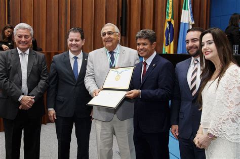 Jerson Domingos recebe homenagem de Amigo da Primeira Infância MS Delas