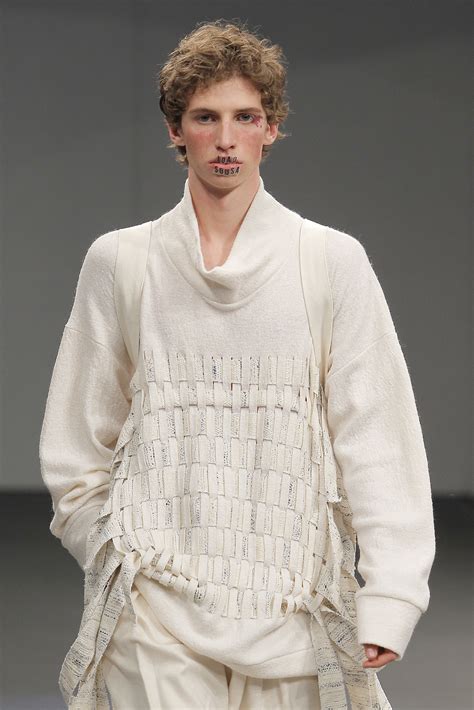 Bloom Portugal Fashion FW19 | Portugal fashion, Fashion, Men sweater