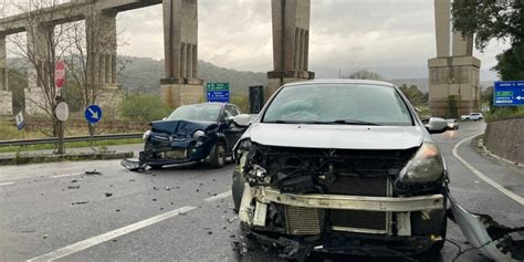 Pizzo Scontro Tra Due Auto Sulla Statale 18 Ferita Una Donna