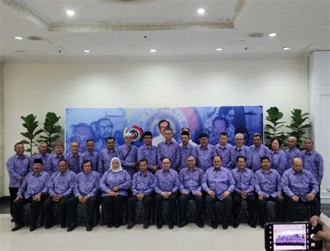 PM Umum Dana Awal RM1 Juta Yayasan Alumni Majlis Belia Malaysia