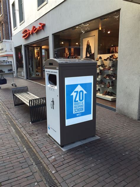 Solar Powered Trash Compactor Cleancube Ecube Labs