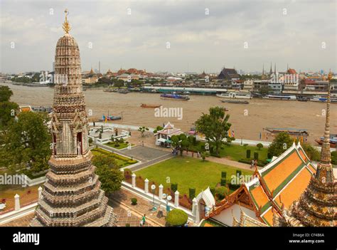 Bangkok Flood Temple Hi Res Stock Photography And Images Alamy