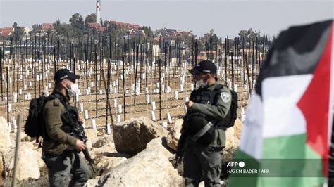 القلعة نيوز الخارجية الفلسطينية تطالب بتدخل دولي لوقف تنفيذ قانون فك