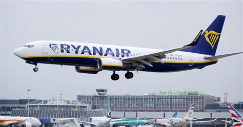 Strajk Personelu Kabinowego Ryanair Odwo Ano Lot W Podr E