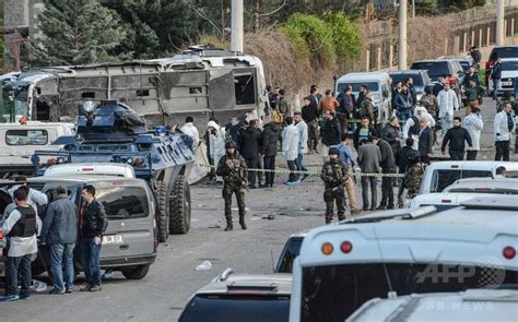 トルコ南東部で爆弾攻撃、警官7人死亡 クルド人組織の犯行か 写真6枚 国際ニュース：afpbb News