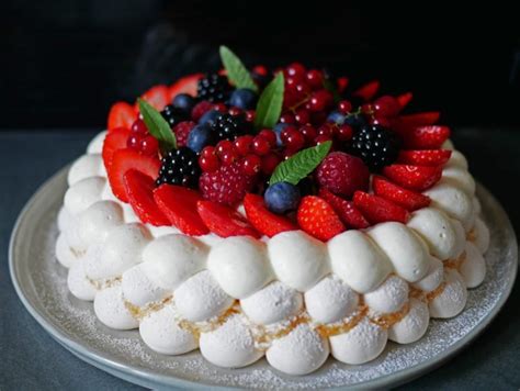 Pavlova Aux Fruits Rouges De Nicolas Bernard Citron Et Chocolat