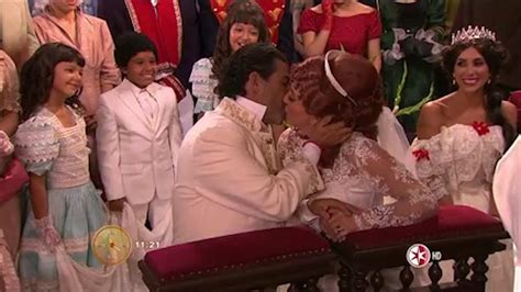 Andrea Legarreta y Raúl Araiza protagonizan romántica boda en Hoy