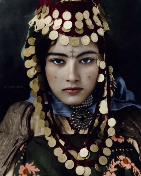 Pin By Couleurs Dorient On Cr Ation El Djaza R Vintage Photos Women