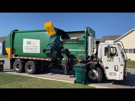 Wm Mack Le Lid Whipping Mcneilus Autoreach Garbage Truck Youtube