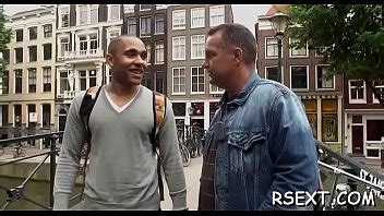 Superbe fille se fait défoncer la balle au fond de sa chatte agréable XVIDEOS