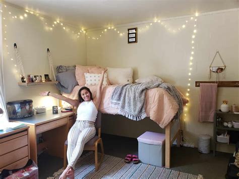 24 Photos Of Insanely Beautiful And Organized Dorm Rooms By Sophia Lee College Dorm Room Decor