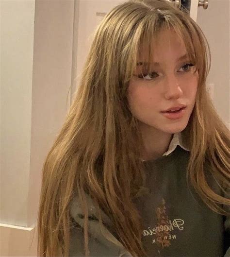 Blonde Hair With Bangs Blonde Hair With Bangs Honey Blonde Hair Brown Hair With Blonde