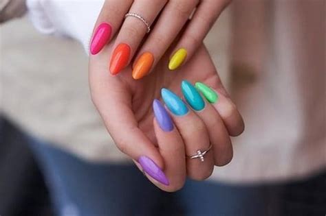 Unghie Estive Le Nail Art E I Colori Di Tendenza Per L Estate