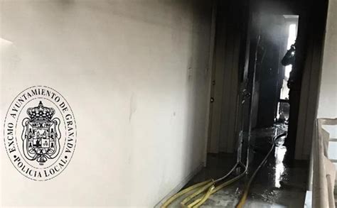 Un incendio calcina el salón de una vivienda frente al nuevo Los