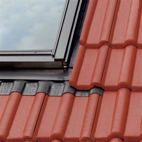 Zestaw okno dachowe VELUX GLU MK08 0061B 3 szybowe kołnierz EDW 2000