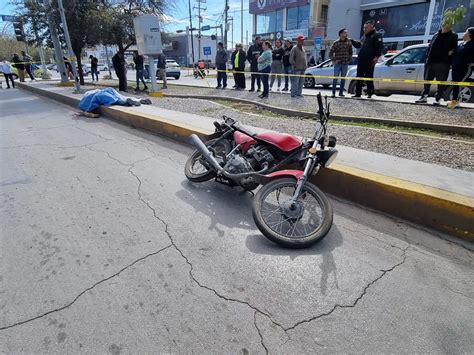 Motociclista Muere Tras Impactarse En Auto De Mujer La Otra Plana