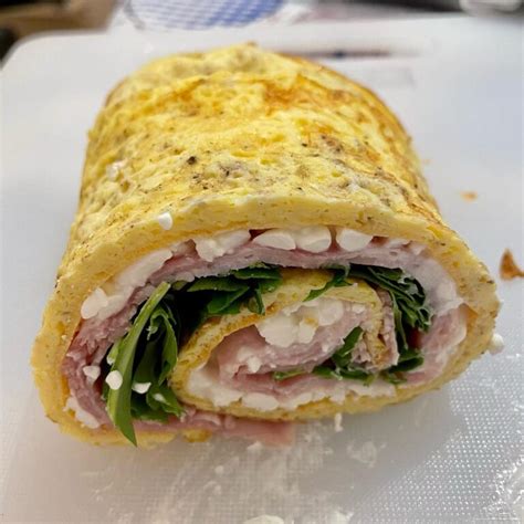 Rotolo Di Frittata Con Prosciutto Formaggio E Rucola Incucinaconlucone