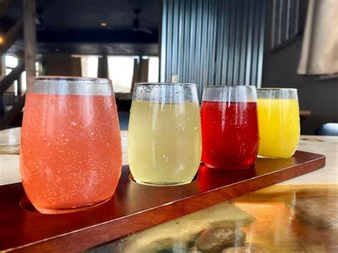 Mimosa Flights Near Me Find Your Perfect Brunch In The Sky Paraiso