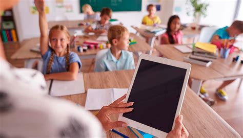 Las Tecnologías Emergentes Y La Docencia Equipamiento Para Centros Educativos