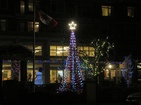 Comox Valley And Beyond Christmas Lights On Comox Avenue