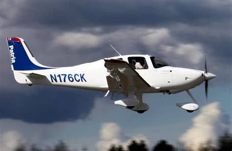 N176ck Cirrus Sr22 G3 Patria Pilot Training Ilmailuvalokuvat Flightforum Fi