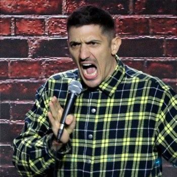 About Andrew Schulz - Comedians on Tour