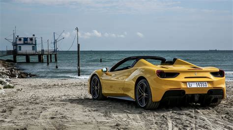 2016 Ferrari 488 Spider - Photos