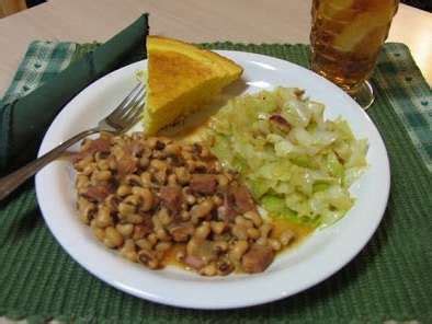 Happy new year black eyed peas & fried cabbage for luck & prosperity - Recipe Petitchef