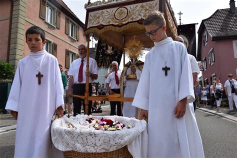 En images Fête Dieu à Burnhaupt le Haut une 22éme édition solaire