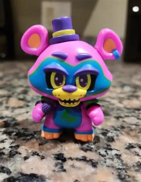 Funko Fnaf Security Breach Glamrock Freddy Blacklight Mystery Mini