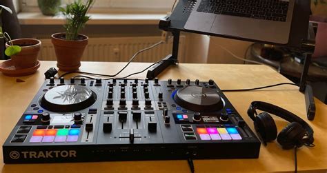 5 Best Traktor DJ Controllers For 2024 - Digital DJ Tips