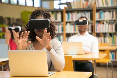 What Are The Advantages Of Using Virtual Reality Tools In Online Classes