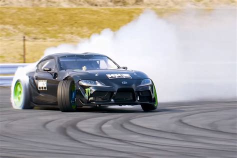 El Nuevo Toyota Gr Supra Ya Se Ha Vestido De Drift Con Motor 2jz Y Abrasando Neumáticos En Este