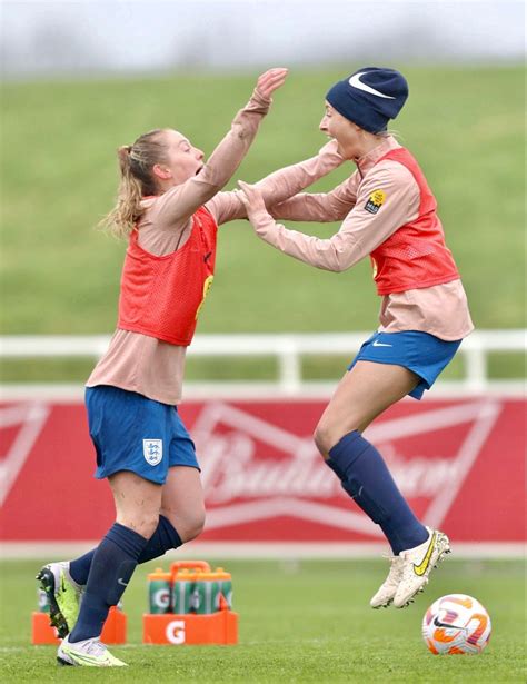 Leah Williamson And Keira Walsh Apr5 England Ladies Football Soccer Funny Womens Football