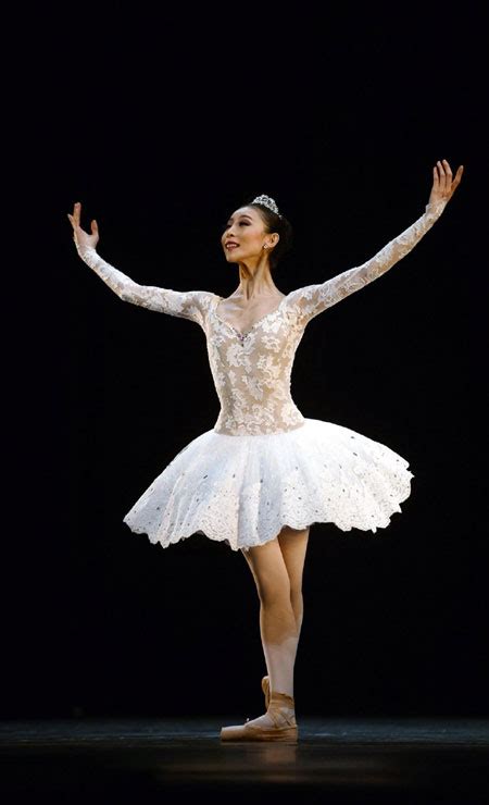 Chinese Ballerina Wins Gloria Grand Prix Award 1 Cn