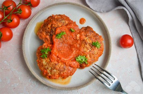 Котлеты в томатном соусе – простой и вкусный рецепт с фото (пошагово)