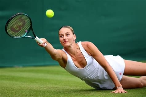 Watch this: Kostyuk wins Wimbledon opener with stunning defense