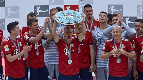 Dfb Pokal Und Meisterschaft Fc Bayern Winkt Zwölftes Double Fußball