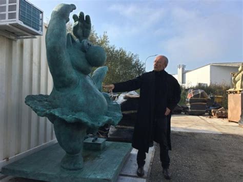 Les Statues Du Chat De Geluck Exposées Dans Le Parc Royal à Bruxelles