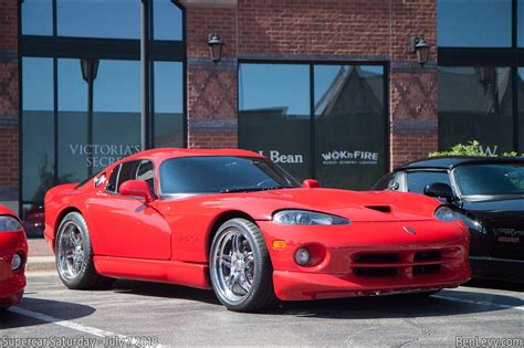 Red Dodge Viper Gts