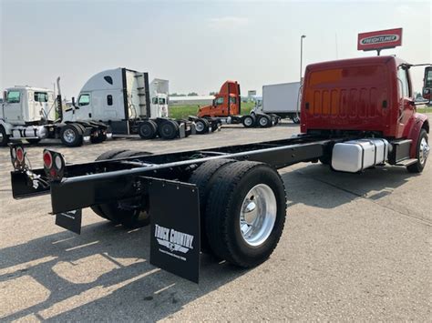 2020 Freightliner M2 106 Truck Country