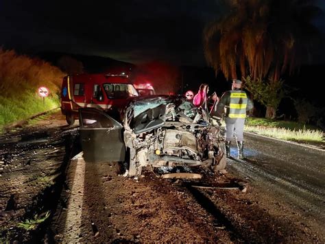 Motorista morre em São José do Rio Pardo após bater carro na traseira