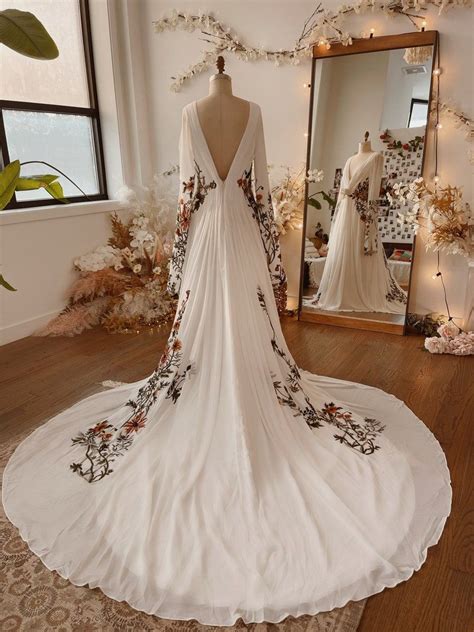 Boho Floral Embroidery Wedding Dress Flower Wedding Dress Garden Romantic Rustic Bohemian