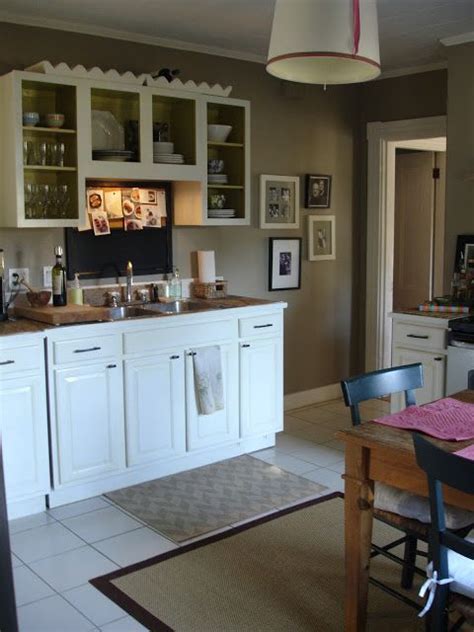 Benjamin Moore White Dove Cabinets With Chocolate Glaze AshtonBartley