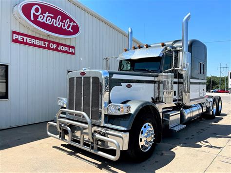 2023 Peterbilt 389 For Sale | 78" Sleeper | #859591