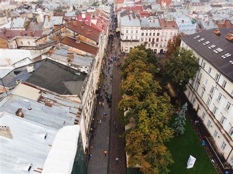 Lviv Ucrania De Septiembre De Vista A Rea En La Plaza Central De