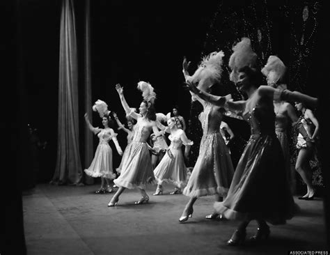 A Brief But Stunning Visual History Of Burlesque In The 1950s Huffpost